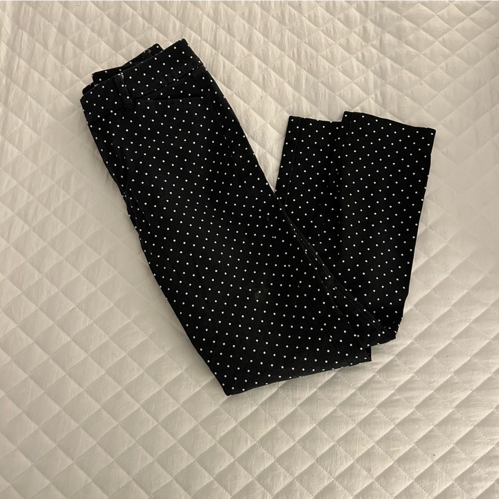Old Navy, black with white polka dots, high rise pixie pants. Size 0.